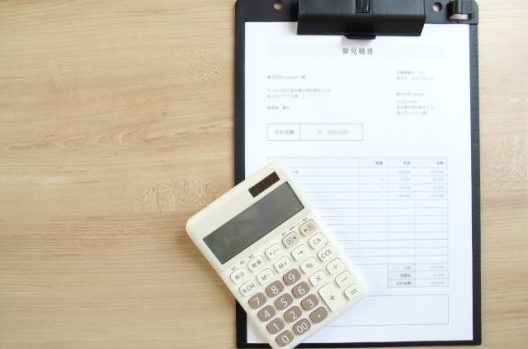 草刈りを業者に依頼したときの相場価格